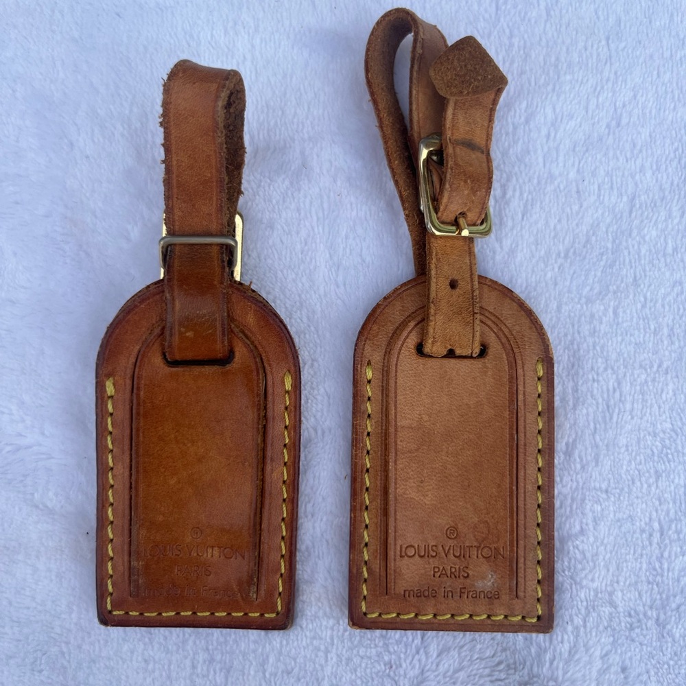 Louis Vuitton Luggage Tag (PRICE FIRM❤️)